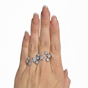 Henri Bendel Gunmetal Silver Floral Cluster Ring